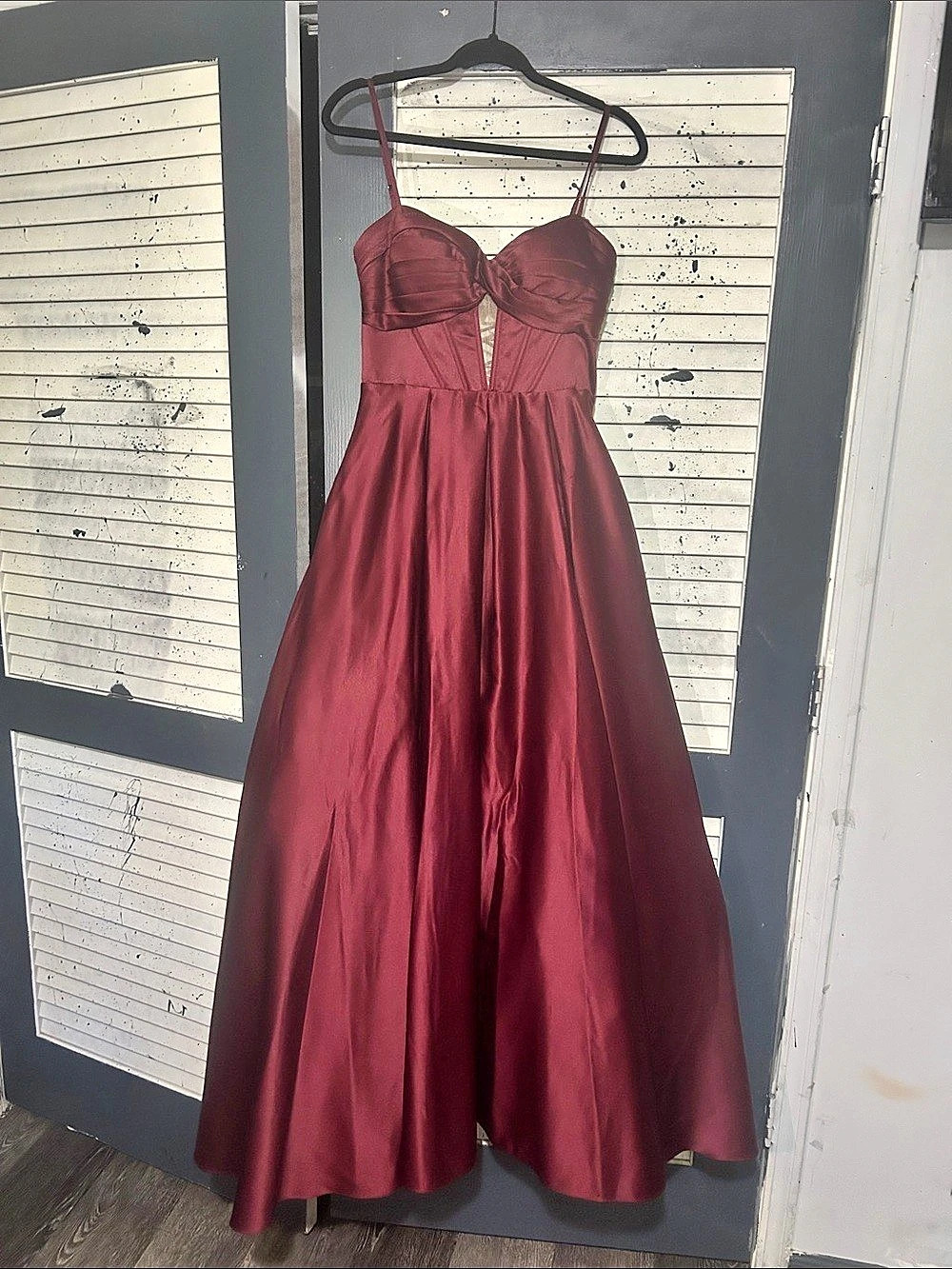 Windsor Wine Satin Pleated Corset Maxi Dress Prom Dress in Red Size 9 NWT